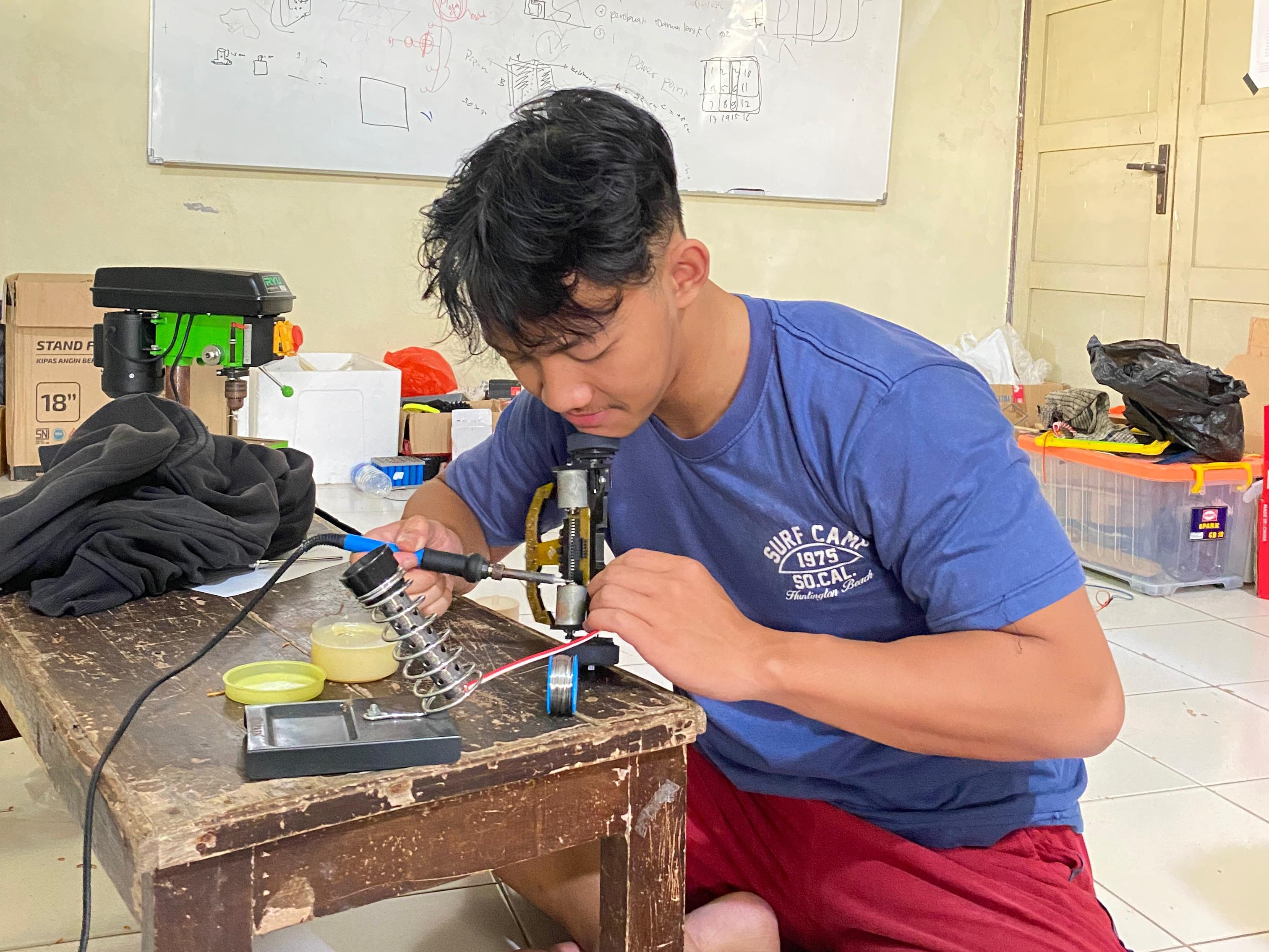 RESEARCH CLUB MINGGUAN