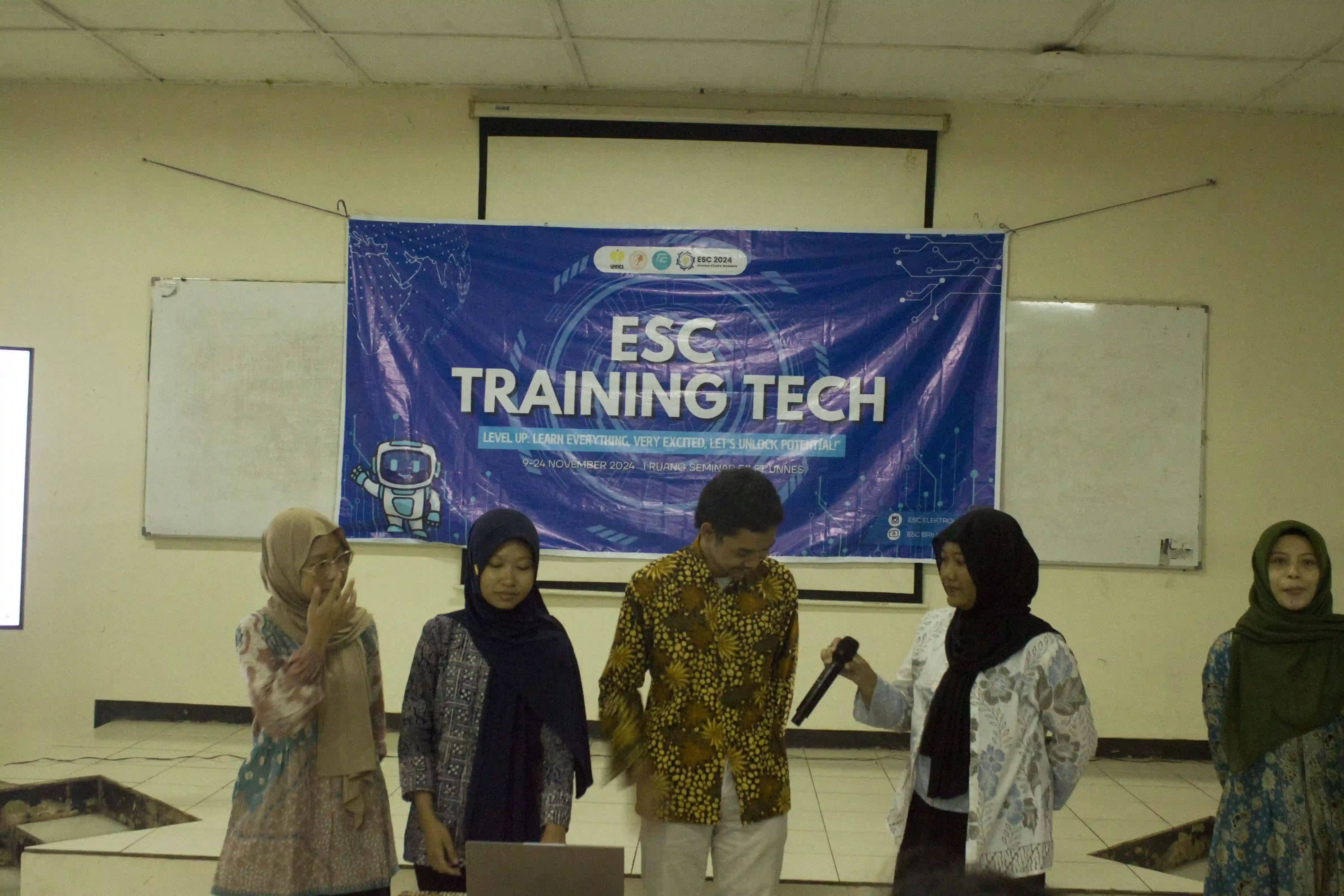 Galeri Kegiatan Training Tech 2024 day 4